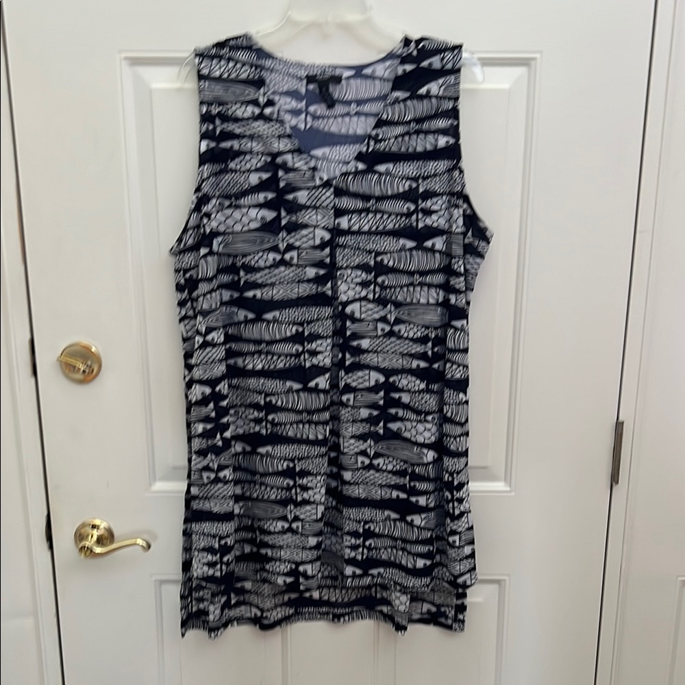 Alfani- Black V-neck tank with white fish print Size 2X